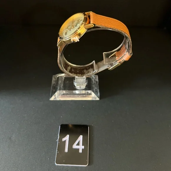 Women’s Disney Mickey Mouse watch - Picture 4 of 6